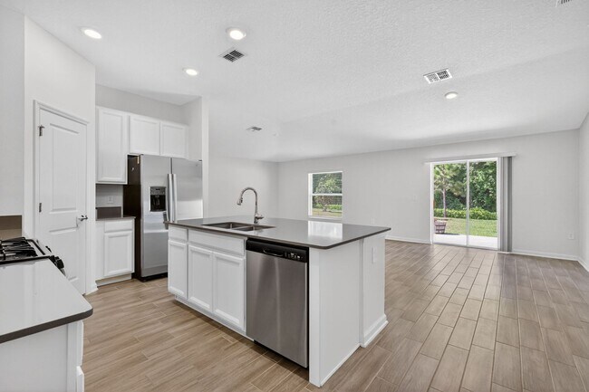 Foto del edificio - Available Now! Well-Maintained 3BR/2BA in Great Neighborhood