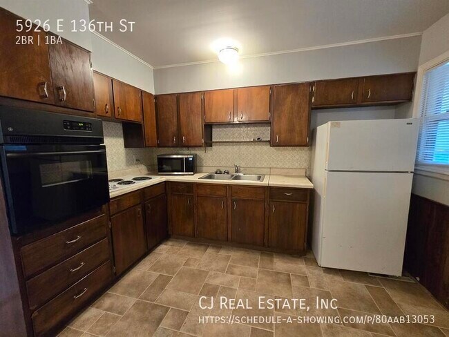 Foto del edificio - 5926 E 136th St