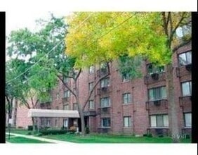 Building Photo - 835 Pearson St