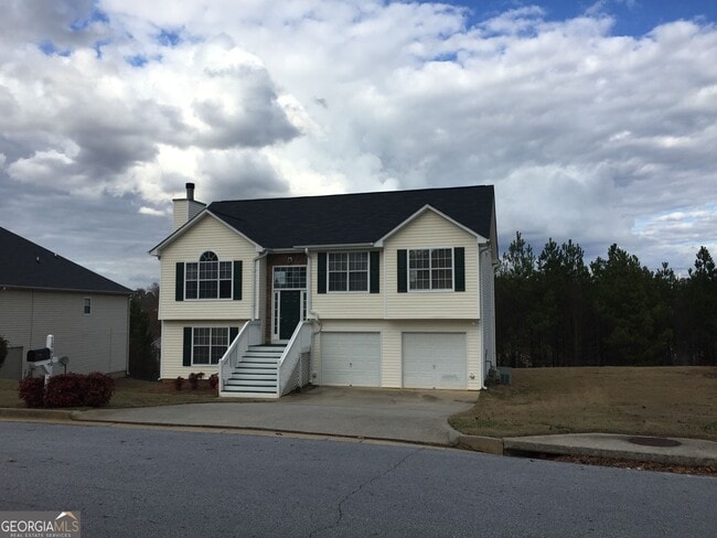 Building Photo - 10600 Redbud Ln