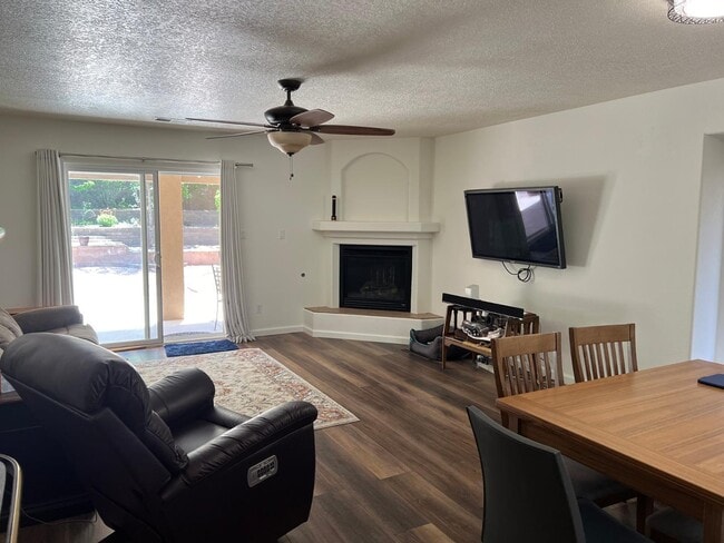 Foto del edificio - 1943 Busher St SE