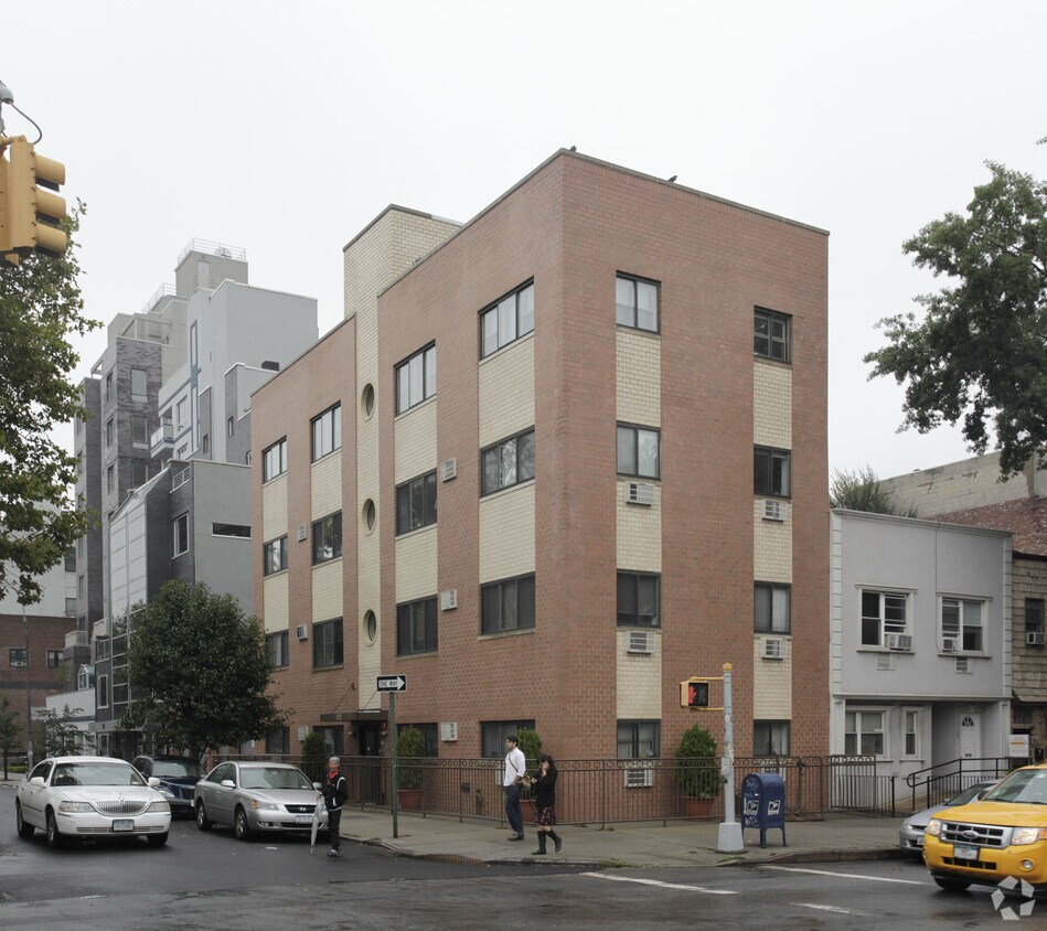 377 Graham Ave, Brooklyn, NY 11211 Rentals in Brooklyn at 377 Graham