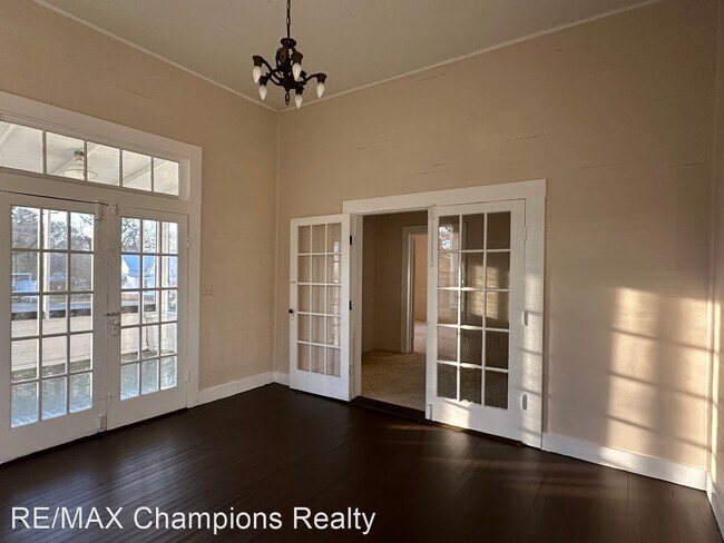 Building Photo - 3 br, 2 bath House - 77 N. Midway