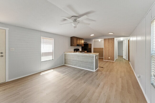 Building Photo - 109 Totem Pole Dr