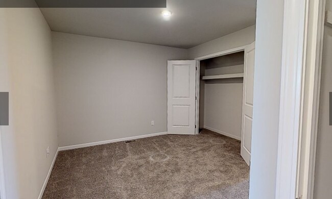 Foto del edificio - Mid-Town Park, LLC