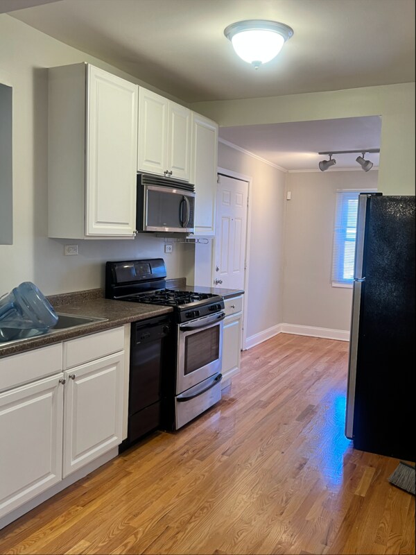 Building Photo - 1554 East 65th Place - 1