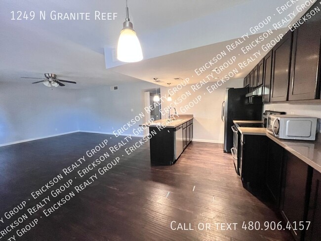 Building Photo - 1249 N Granite Reef Rd