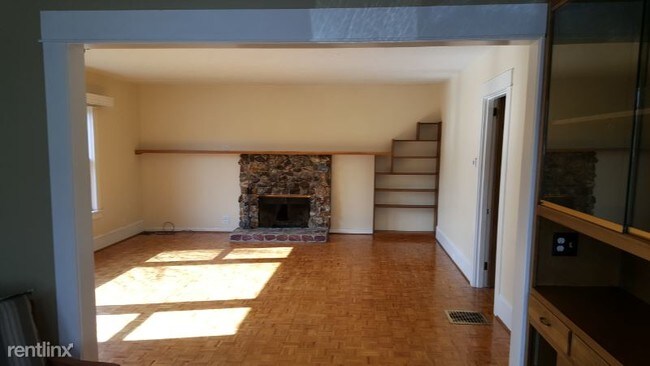 Building Photo - 2 br, 1 bath House - 4425 SE Madison