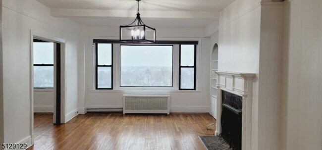 Building Photo - 375 Mt Prospect Ave