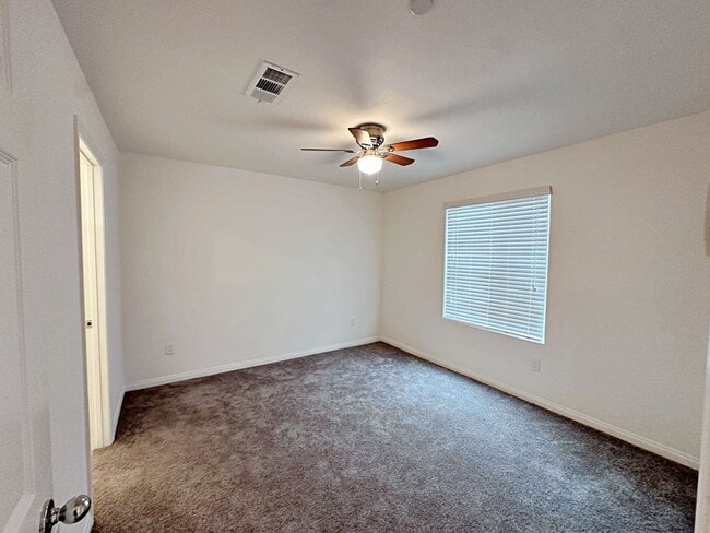 Building Photo - 663 Foam Flower Ln