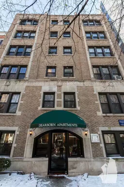 Foto principal - 1337 N Dearborn St