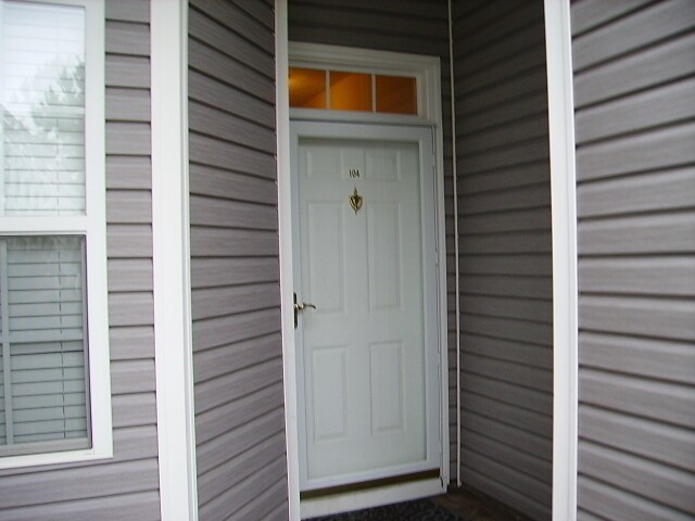 Foto del edificio - Nicely furnished 3 bed/2 ba first floor condo in Arrowhead Point