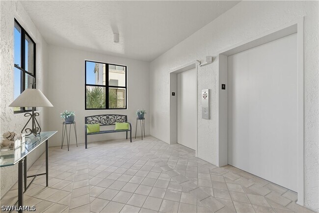 Foto del edificio - 7040 Pelican Bay Blvd