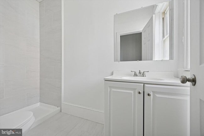 Building Photo - 428 S 56th St