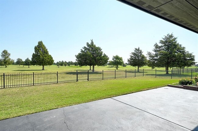 Foto del edificio - 1920 Fairway Dr