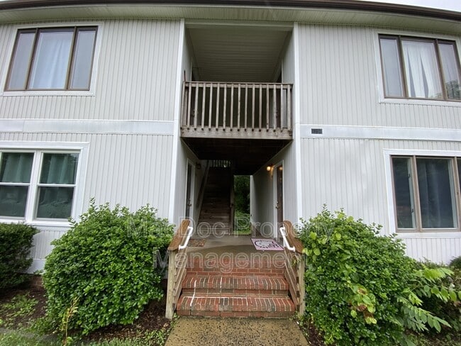 Foto del edificio - 9298 Hayden Dr