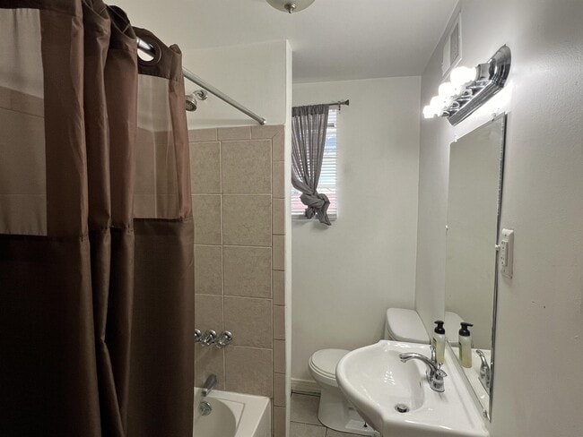 Photo - 1833 Point Breeze Ave (Philadelphia, PA) Townhome