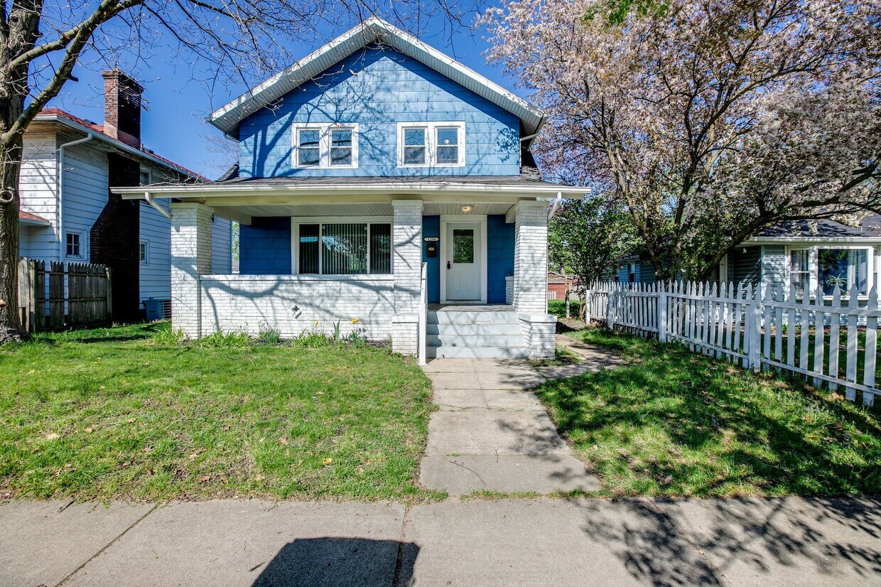 Foto principal - 1250 Portage Ave