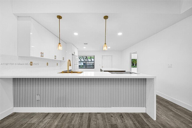 Foto del edificio - 453 Lakeview Dr