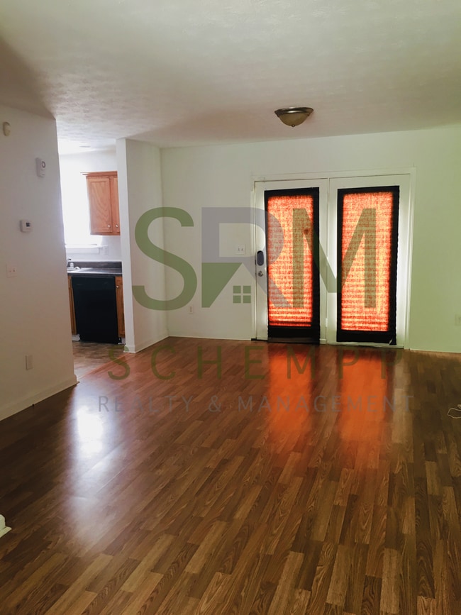 Foto del edificio - Updated Four Bedroom/Three Full Bath House in Russell Neighborhood! *COMING SOON*