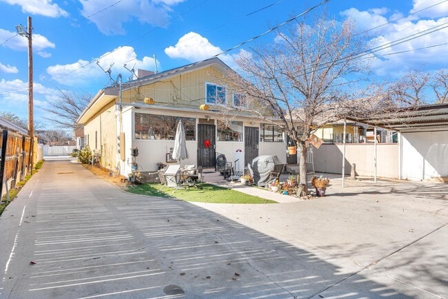 Foto del edificio - 208 13th St NW