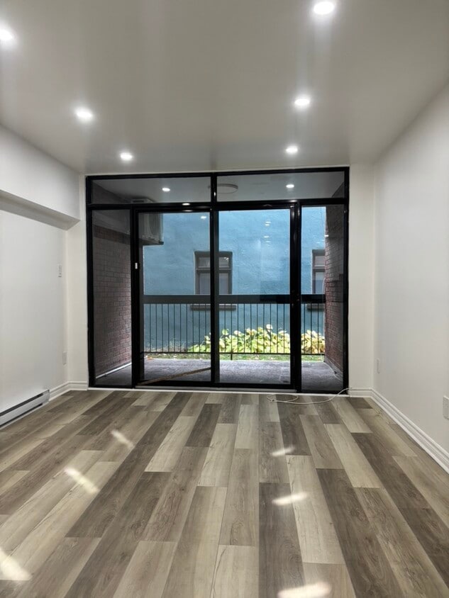 Photo principale - 720 Av. Marin