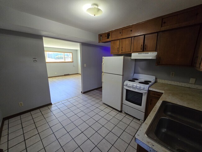 Foto del edificio - 804 W Mullan Ave