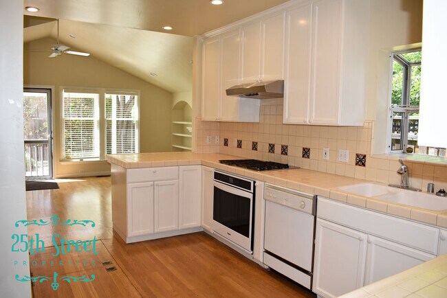 Foto del edificio - 520 Pico Way