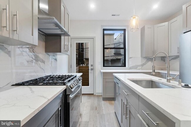 Foto del edificio - 3118 Ridge Ave