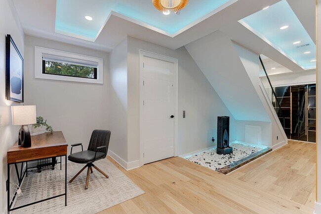 Building Photo - 2111 Cahal Ave