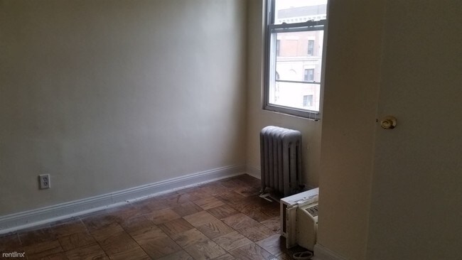 Building Photo - 6025 Hudson Ave