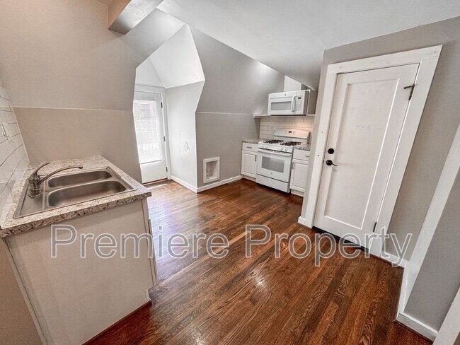 Foto del edificio - 6314 Holmes Rd