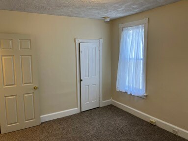 BR2 w/closet - 422 N Main St