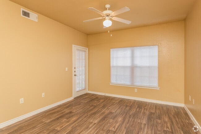 2BR, 2BA - 1031SF "The Picasso" Living Room - Artisan at Willow Springs