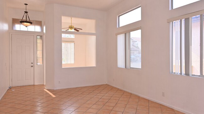 Foto del edificio - 4745 S Jensen St