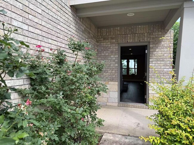 Foto del edificio - 16103 Windroot St