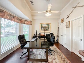 Building Photo - 9402 Brentwood Lakes Cir