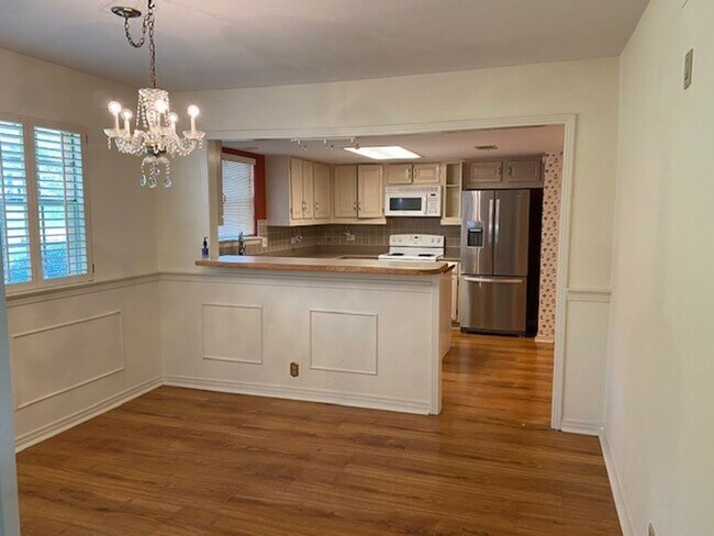 Foto del edificio - Spacious 3 bedroom 3 bath Home In Brandon!!!