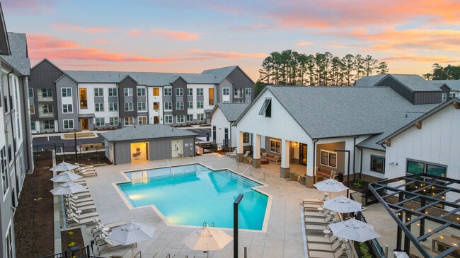 Building Photo - Elan Capital Hills