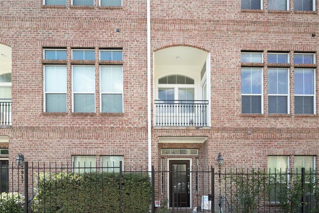 Foto del edificio - 3919 Floyd St