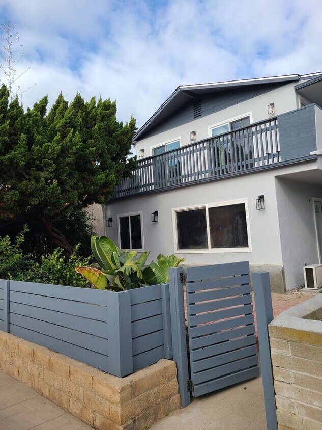 Primary Photo - Newly remodeled and fully furnished 1 bed ...