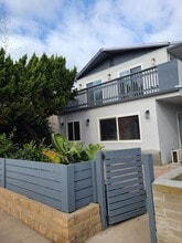 Building Photo - 834 Island Ct