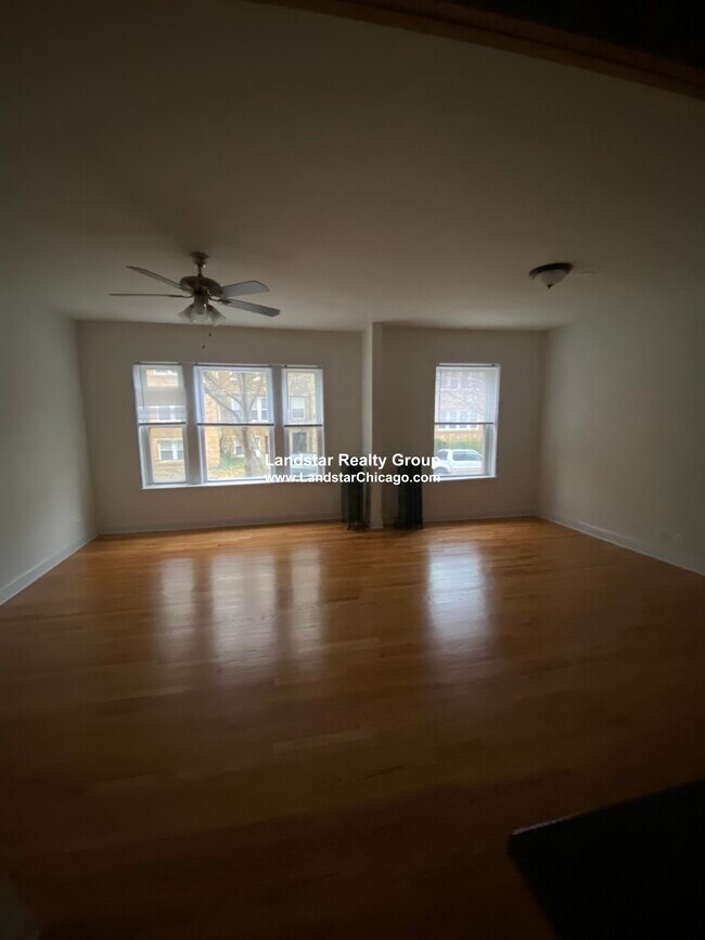 Foto del edificio - 4702 N Sacramento Ave