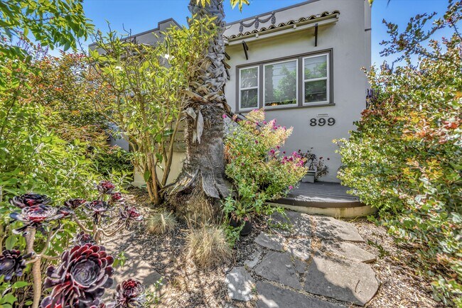 Building Photo - 899 54th St
