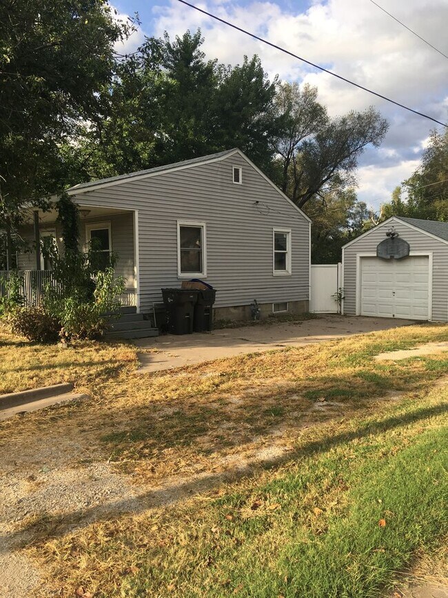Foto del edificio - $795 - 2 bed 1 bath - Single Family Home