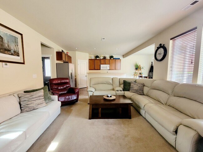 Foto del edificio - Bright, Spacious 4 bedroom in Poulsbo