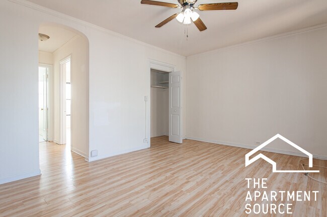 Foto del edificio - 515 W Briar Pl