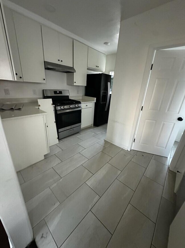 Foto del edificio - 7216 Waring Ave