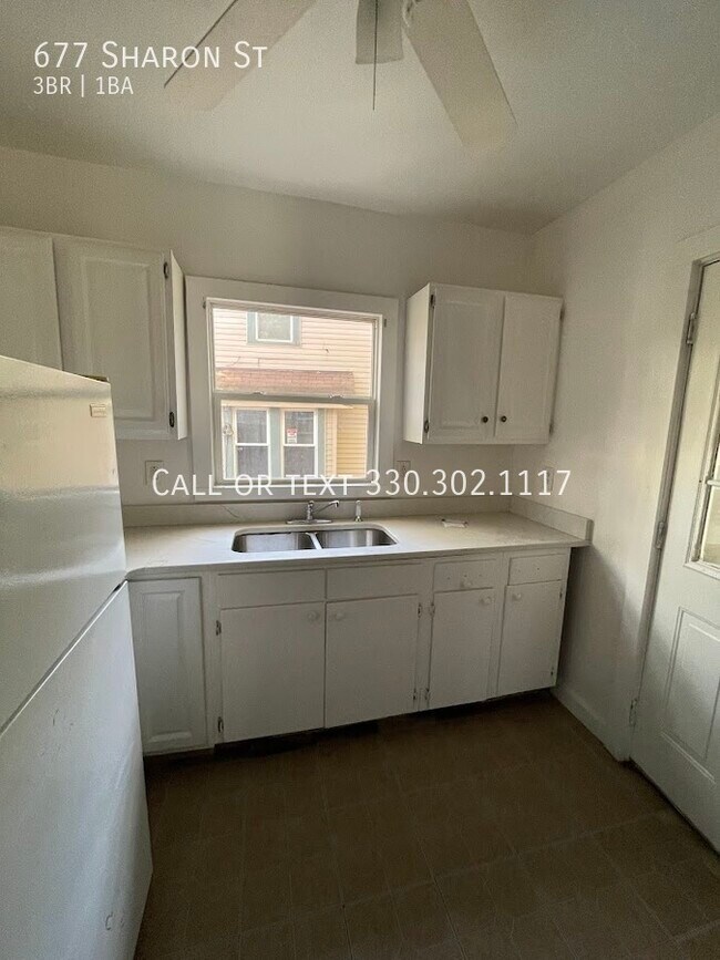 Foto del edificio - Three bedroom one bathroom home for rent