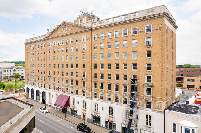 Building Photo - Landmark Apartments